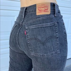 Black Levi’s Wedgie Skinny Jean